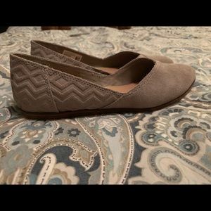 TOMS Flats